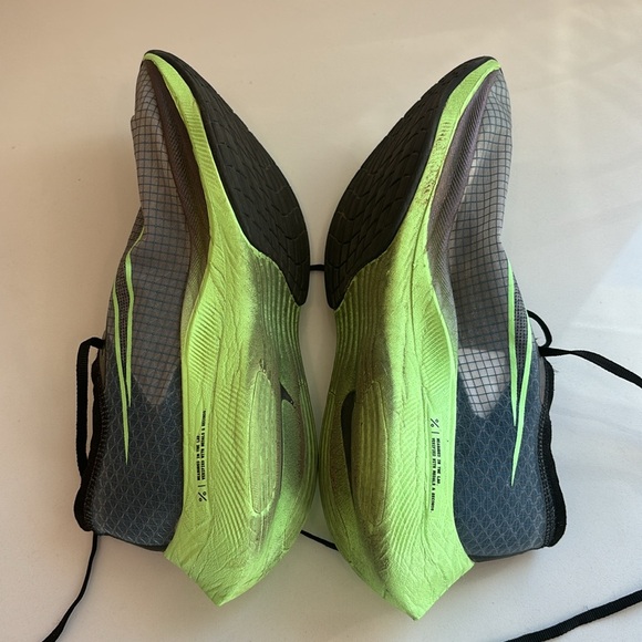 Nike Zoom VaporFly - Picture 3 of 4